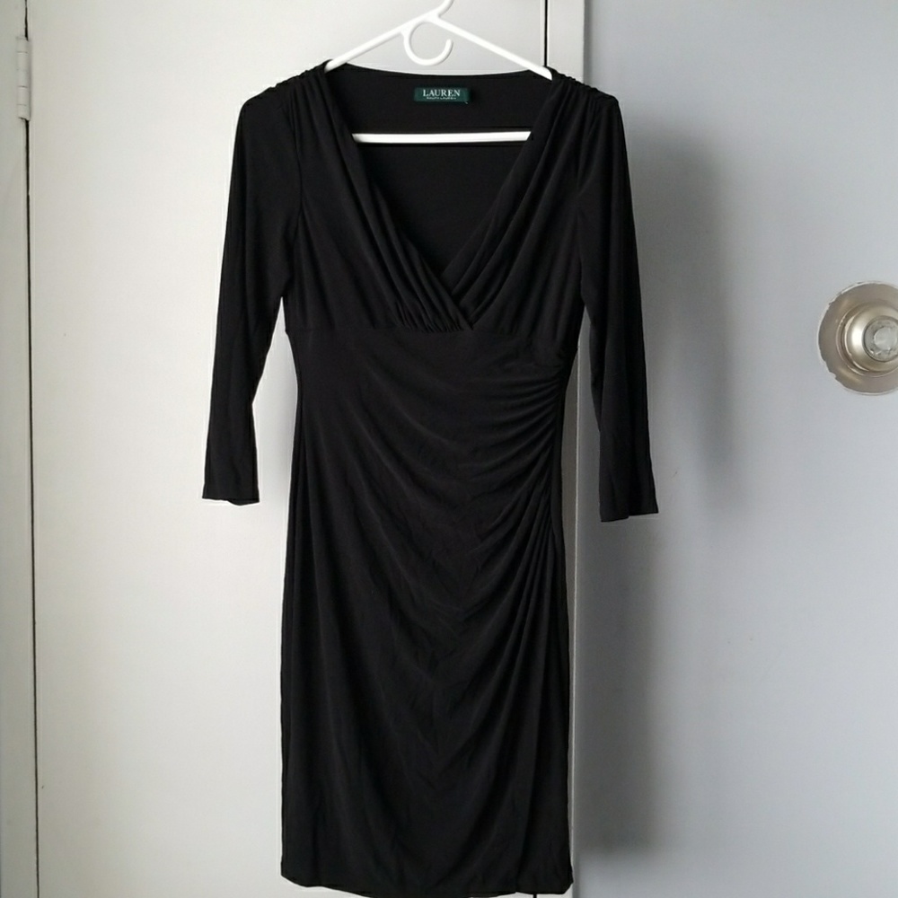 Black dress w 3/4 sleeve